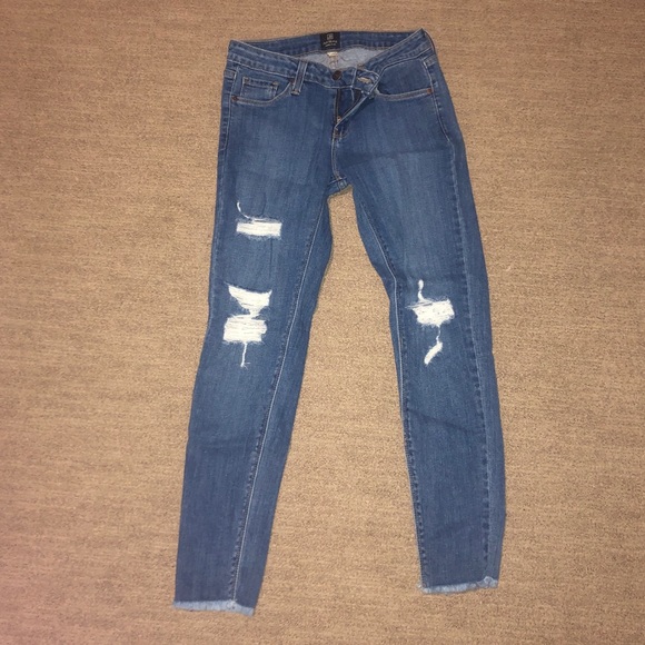 Just black cropped ripped blue jeans size 27 - Picture 2 of 6